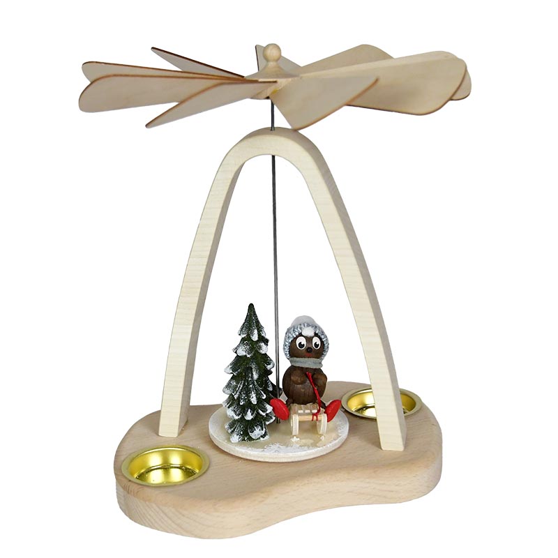 Pittiplatsch - kleine Pyramide - Pitti auf dem Schlitten (27 cm) - Frontansicht