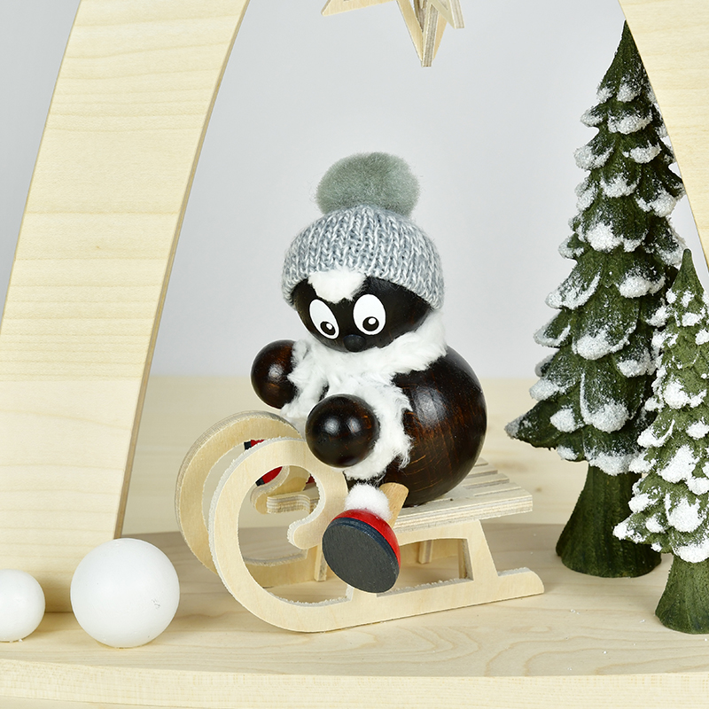 Pittiplatsch - Schwibbogen - Pitti auf dem Schlitten - Detailansicht