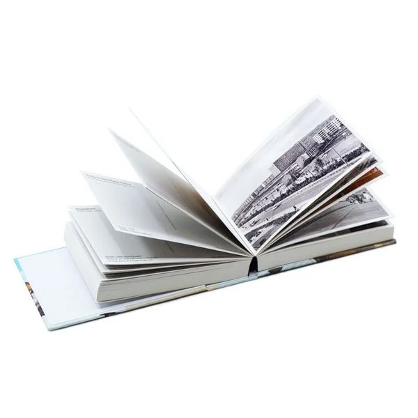 Karten der Moderne - Hardcoverbuch mit 100 Ansichtskarten aus der DDR
