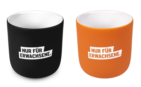 "Nur für Erwachsene" Kaffeebecher - orange & schwarz
